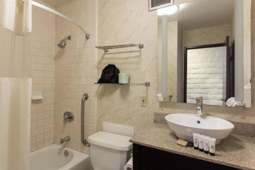 Red Lion Hotel Monterey image 33